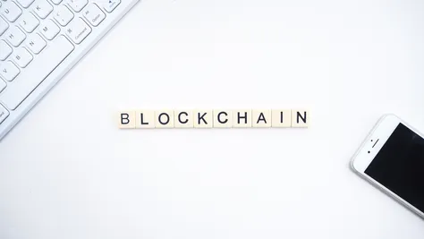Právní pohled na kryptoměny a blockchain v praxi (smart contracts)