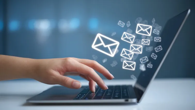 Únik osobních údajů na Facebook a kontrola pracovních e-mailů. Co vzkázal NSS zaměstnavatelům i zaměstnancům?